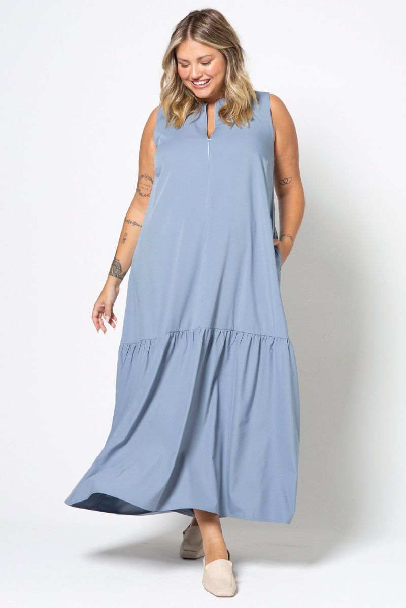 vestido-longo-minimal-com-ziper-para-amamentar-azul